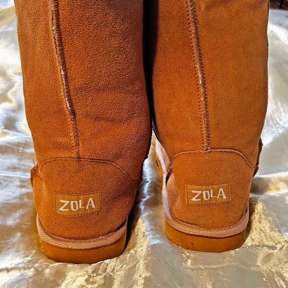 SLIPPERS, MID CALF, SUEDE LEATHER, TAN, SIZE 10 BUT WITH THICK FAUX FUR INSIDE - Picture 3 of 8